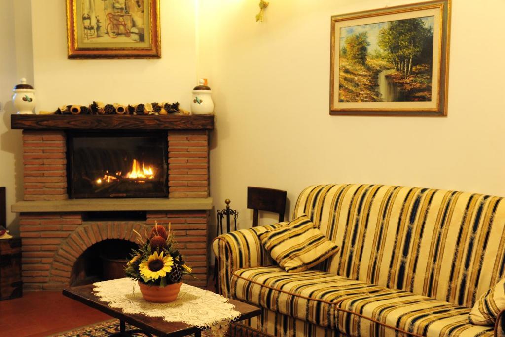 Agriturismo Il Sasso Guest House Anghiari Ruang foto