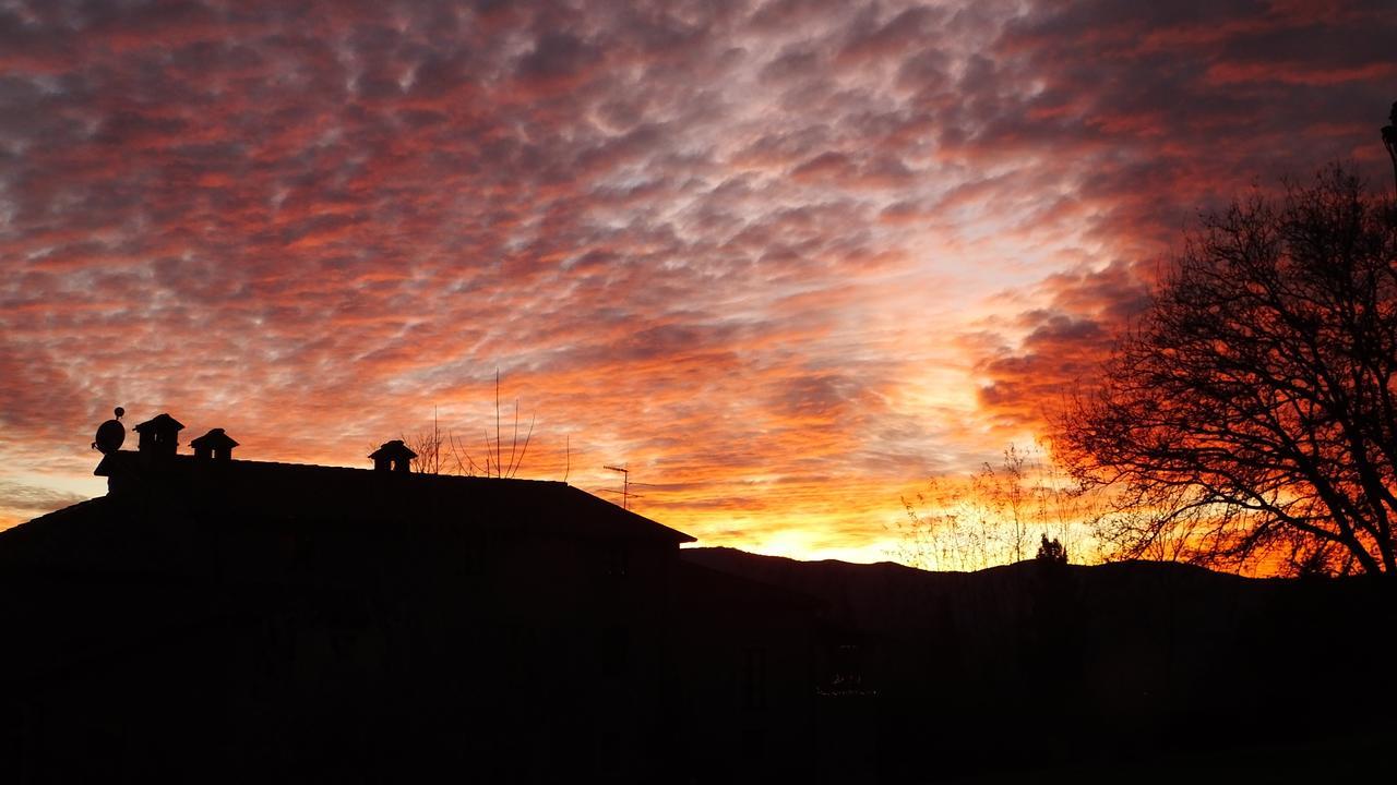 Agriturismo Il Sasso Guest House Anghiari Bagian luar foto